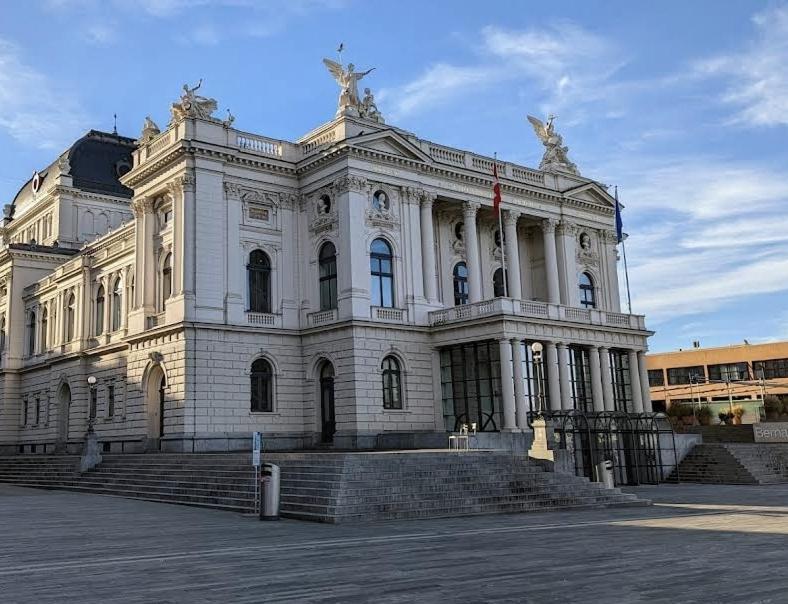 Lovely Right Next To The Opera And Appartement Zürich